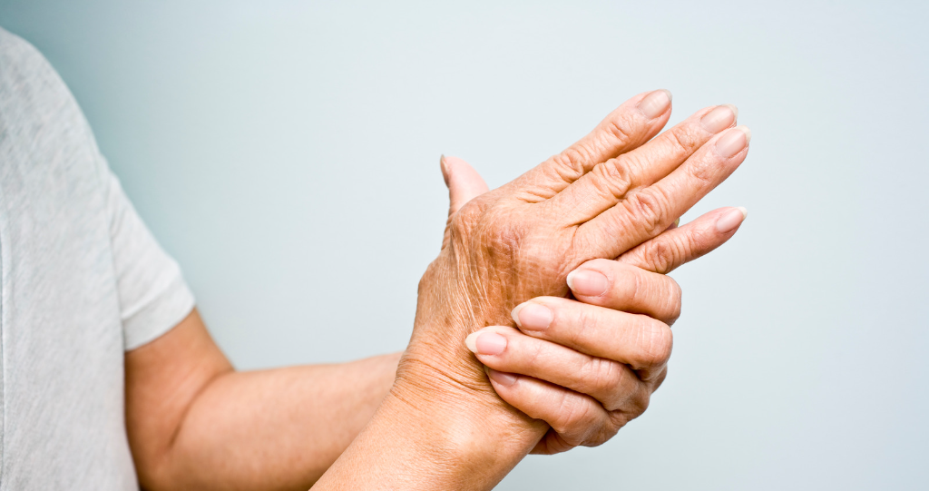 A Comprehensive Guide to Rheumatoid Arthritis: Symptoms, Treatment & Prevention Strategies